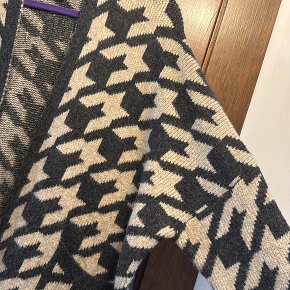 Dance & Marvel Open Front Houndstooth Cardigan - Picture 6 of 15